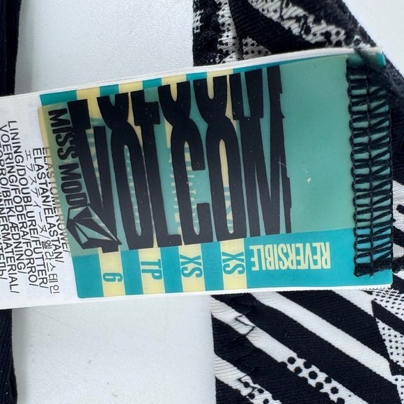 NWT Volcom Black and White Reversible Striped Bikini with Bow Accents - Picture 10 of 11